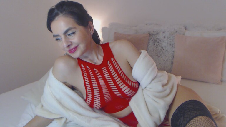 SophieAnnee's Streamate show and profile