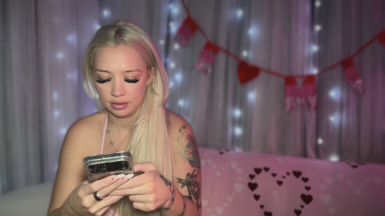 Sabrina_xx's Streamate show and profile