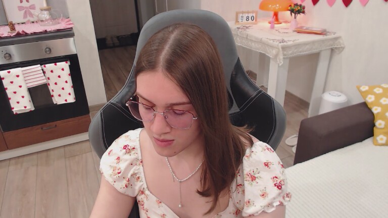 AlinaBabyGirl's Streamate show and profile