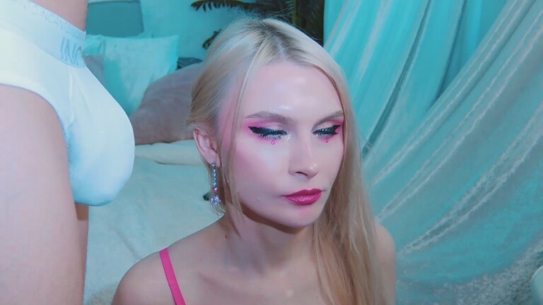 DenLina's Streamate show and profile