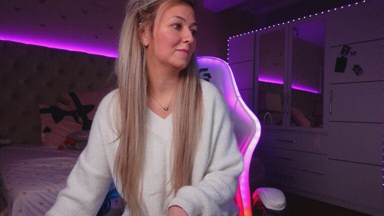 AllyRey's Streamate show and profile