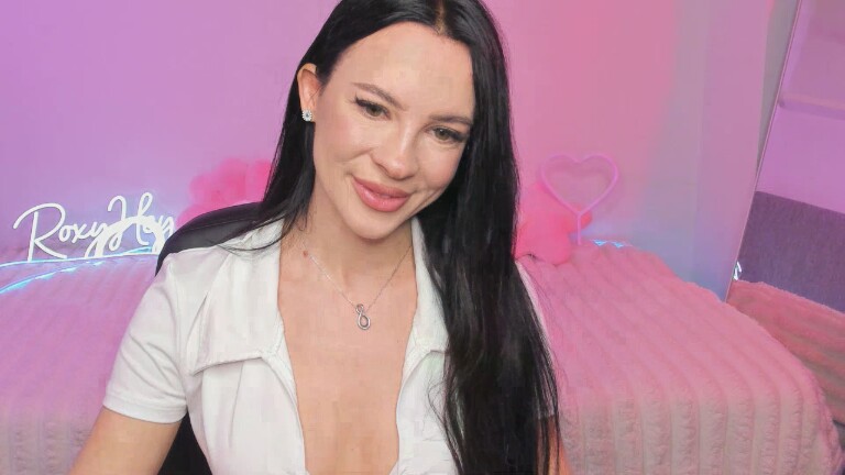 RoxyHey's Streamate show and profile
