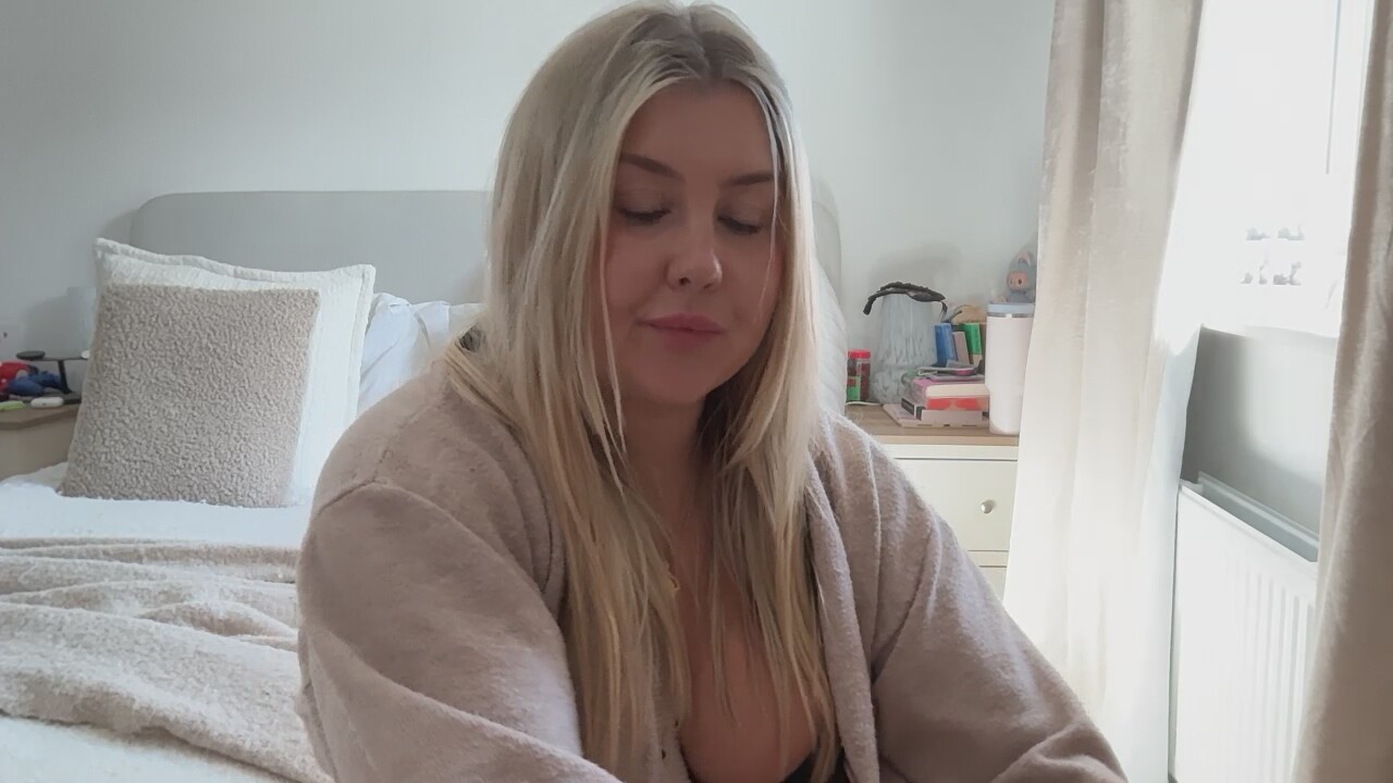 PeachyPolUK